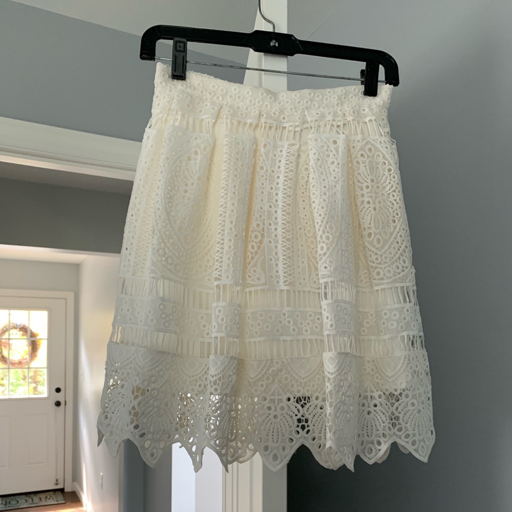 Lulu’s Lace MIDI Skirt Size 8 (fits like 2/4)